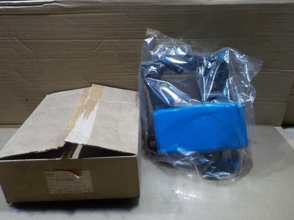 ★未使用 エルフ NHR55E 左 コーナーパネル 8-94272969-1 純正【送料込み】拍卖