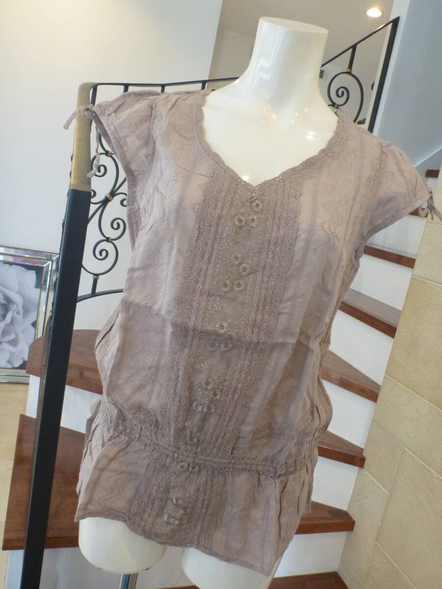 新品 forbidden ★茶 ブラウン系 コットン 刺繍 肩リボン ブラウス L拍卖