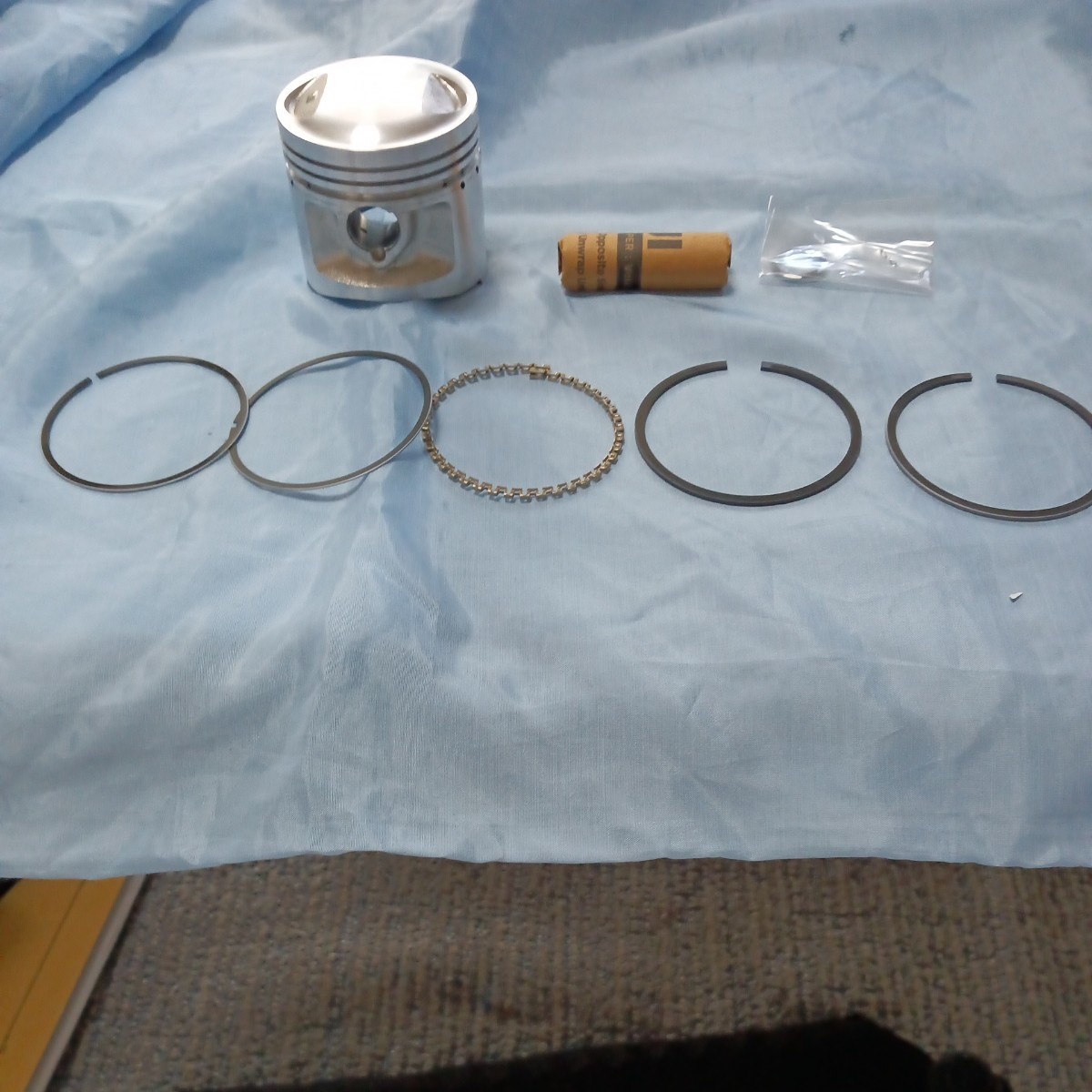 TL125・ピストン、ピストンリング、ペガサス〜フィールド・トリッパー迄、大阪TKRJ.植田商店で50個製作しました。拍卖