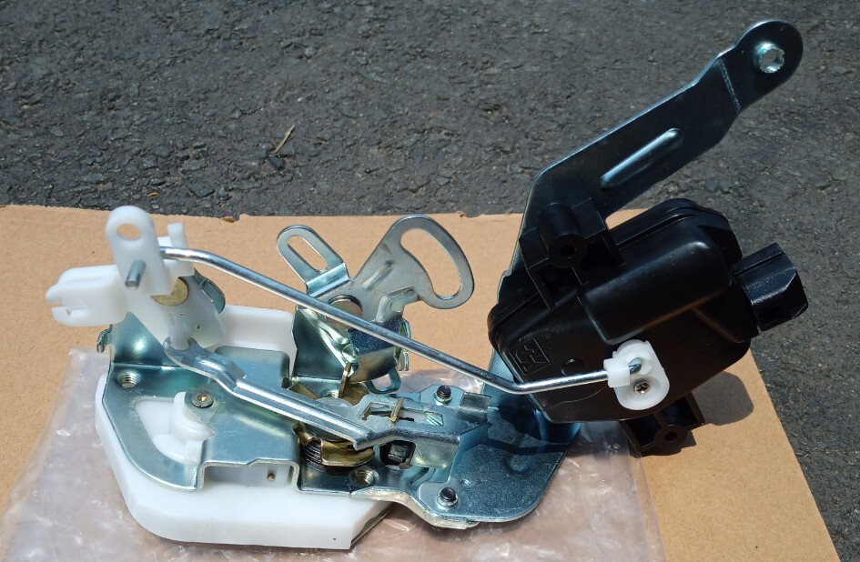 新品 純正 三菱 パジェロ V98 VR-2 ターボ スーパーエクシード バックドア ロック ラッチ モーター アクチュエーター トランク 01081-1拍卖