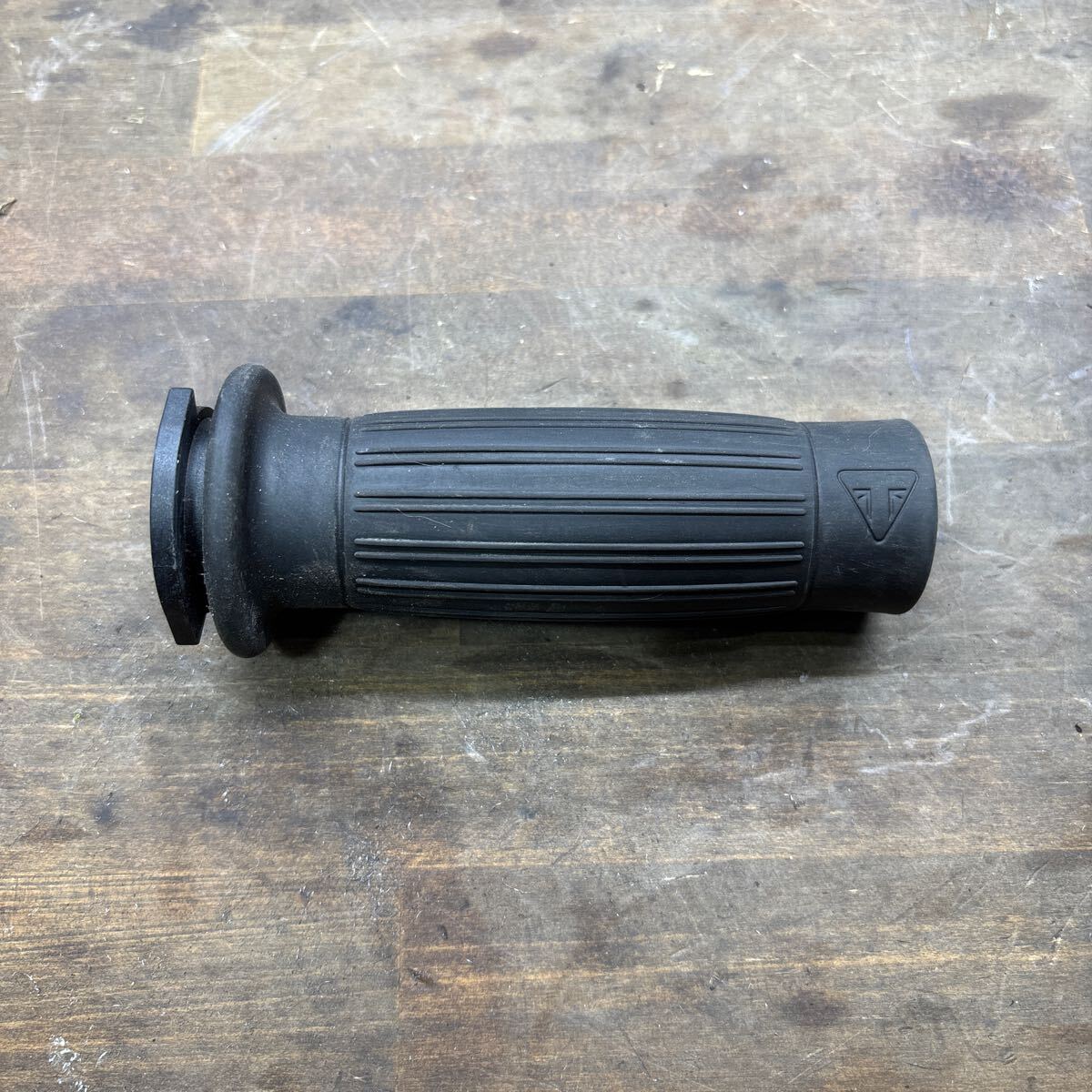 の トライアンフ ボンネビル グリップ スロットル拍卖