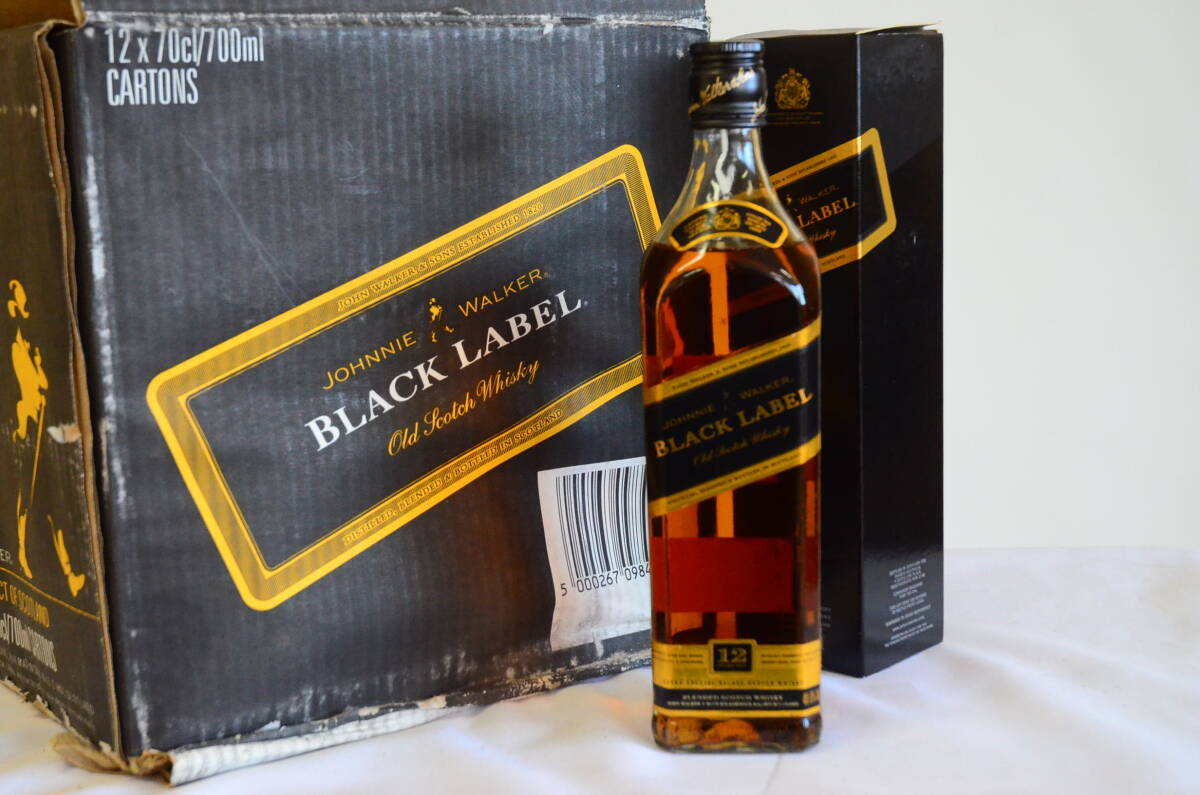 ジョニーウォーカー 12年 ブラック ラベル 12本セット 700ml 1ダース 1箱 古酒拍卖