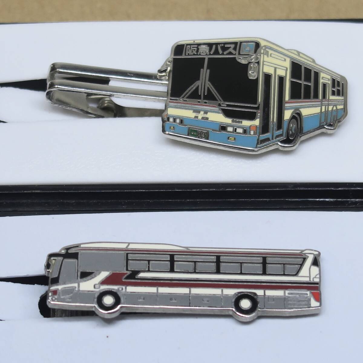 阪急バス 2点 85th Anniversary 85周年 hankyu 三菱ふそうエアロスター ネクタイピン タイピン 鉄道グッズ 鉄道 電車 バス拍卖