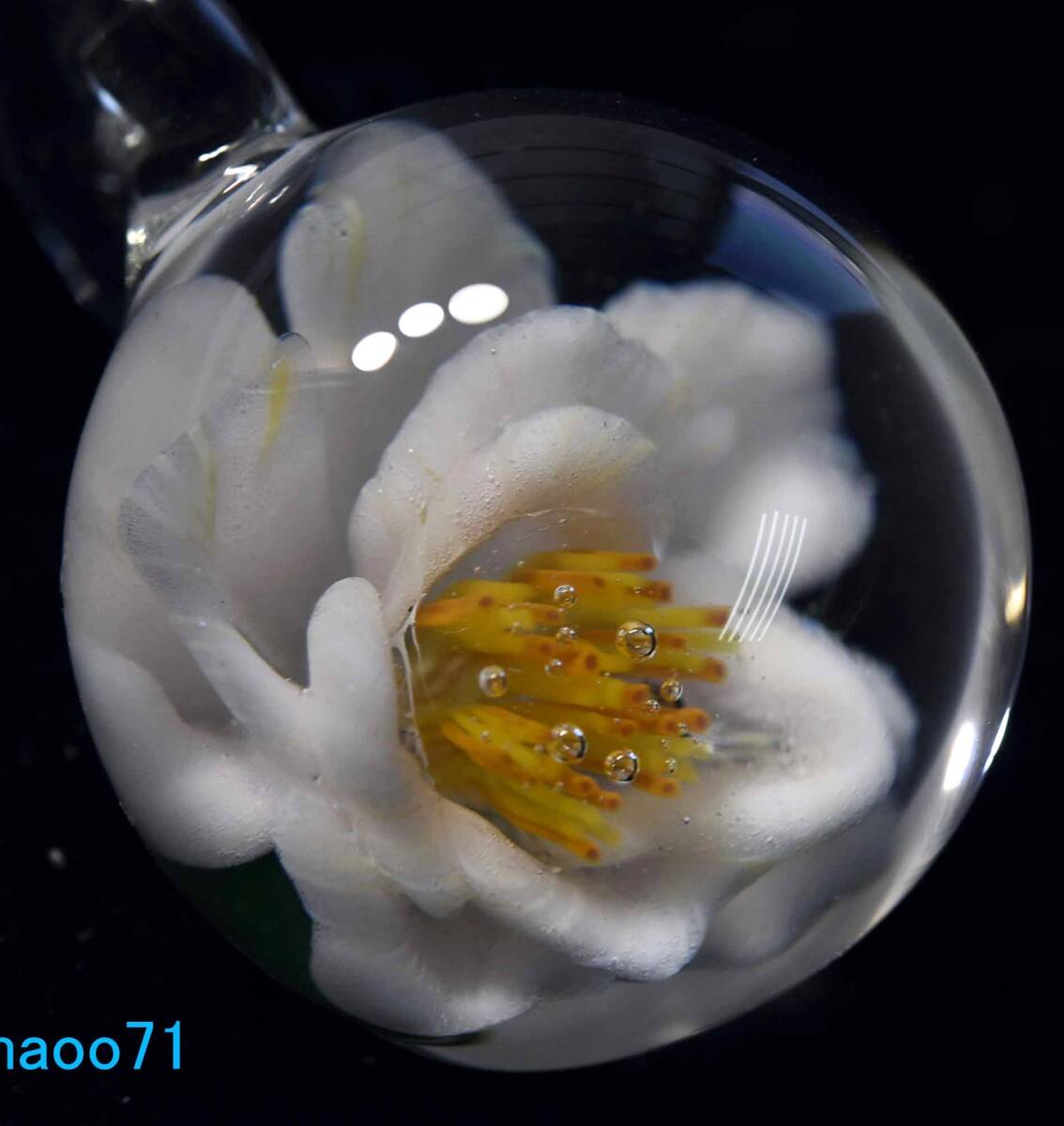 フラワー ガラスのペンダントトップ (12129-P21) GLASS FLOWER 透き通ったガラスの中に作咲く花 #ガラスアクセサリー #ハンドメイド 拍卖