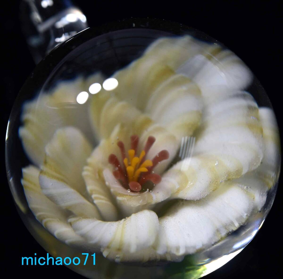 フラワー ガラスのペンダントトップ (12132-P21) GLASS FLOWER 透き通ったガラスの中に作咲く花 #ガラスアクセサリー #ハンドメイド 拍卖