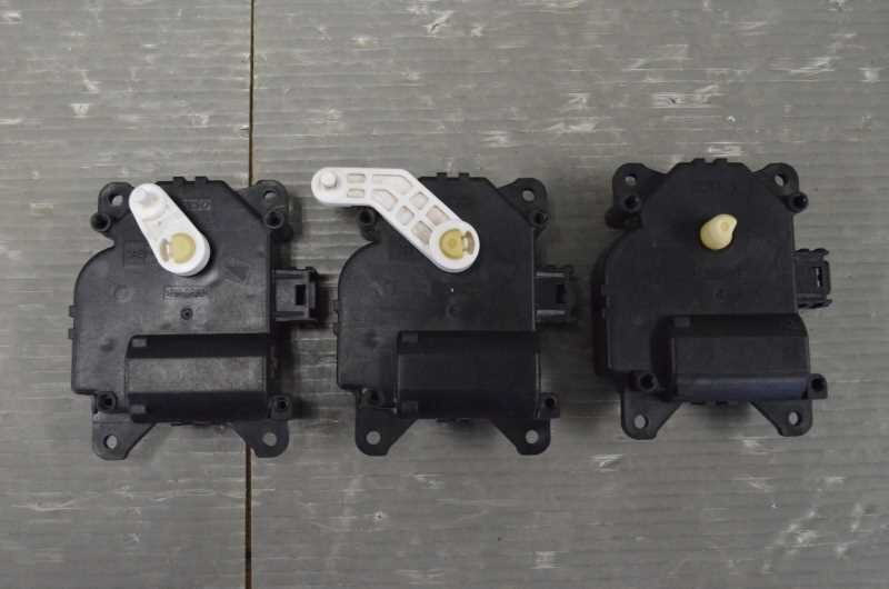 大幅値下げ タントエグゼ カスタム RS 前期L455S 純正 動作保証 エアコンサーボモーター 3個 113800-2770 113800-2820 113800-2830 s004134拍卖