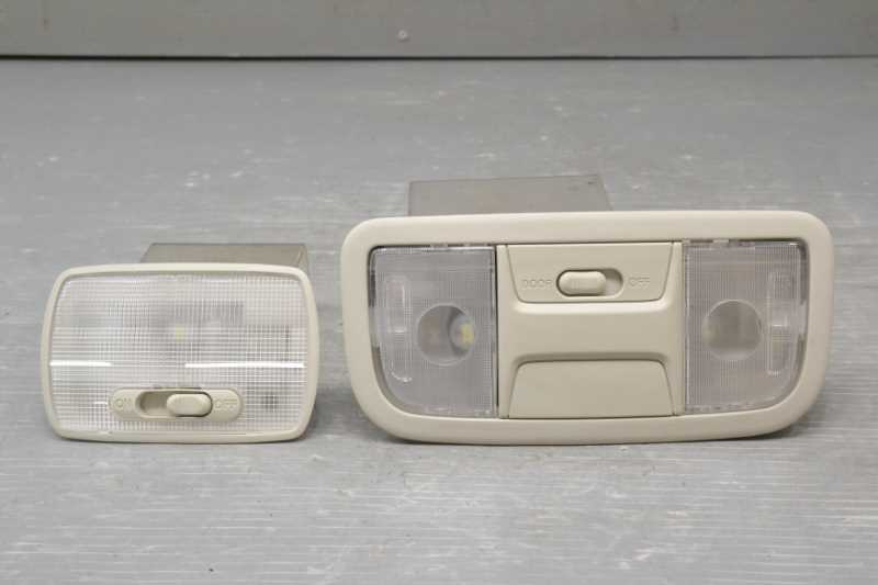 N-BOX スラッシュ 前期(JF1 JF2) 純正 破損無 取付OK 動作保証 ルームランプ 前後2個 セット k088016拍卖