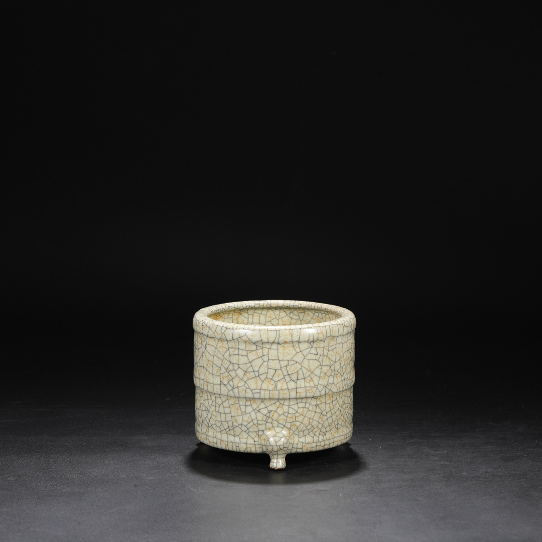 宋時代 哥窯 米黄釉 弦文三足炉洗 唐物 箱付き 陶磁器 中国美術 古美術 置物 高さ13cm 口径12cm RG370拍卖