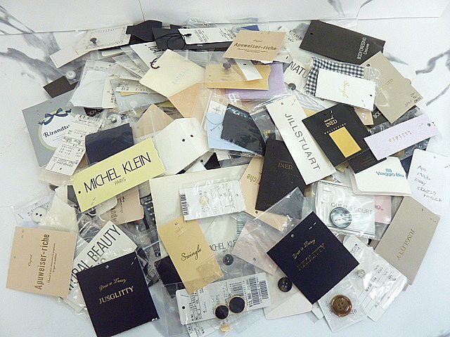 ts787 未使用保管品 ボタン/補修 布 ブランド 様々 まとめ 大量 JILL STUART/NINA RICCI/BOSS/MICHEL KLEIN/23区/INED/他 ファッション拍卖