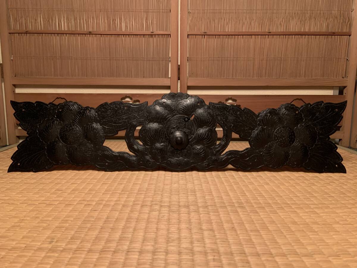 明治/最上箪笥浮彫牡丹図睨み鍵金具/57cm/山形/上手鉄製金具/船箪笥/ 時代和箪笥拍卖