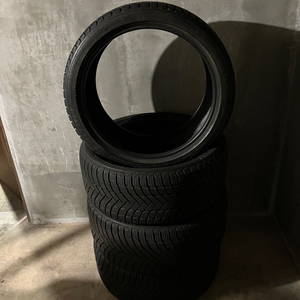 A 札幌引取限定 4本セット 2023年製 MICHELIN 275/35R21 103H スタッドレスタイヤ 冬タイヤ 7分山 ミシュラン 拍卖