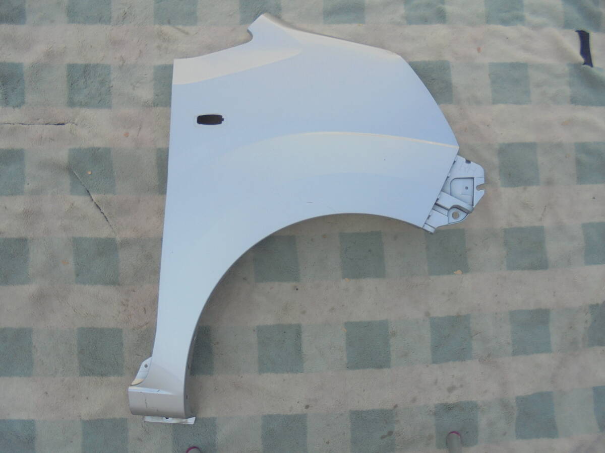 ムーヴ LA150S.LA160S 純正 右フェンダー 53811-B2780 ☆送料格安 ☆要確認 7076拍卖