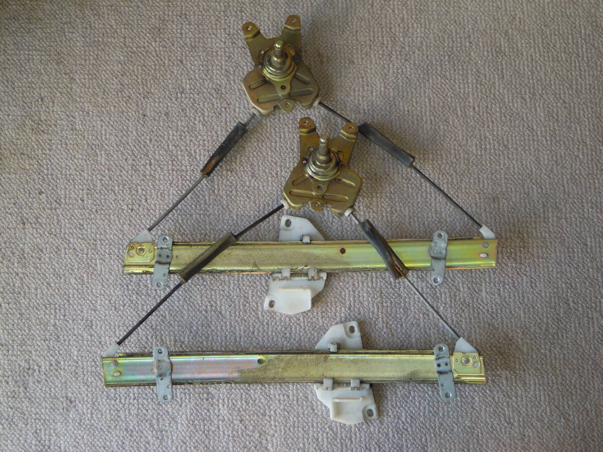 三菱 ミラージュ アスティ RS 前期 CJ4A 2ドア 純正 ドア 窓ガラス ウインドウ レギュレーター 手巻き 手動 くるくる 左右 運転席 助手席拍卖