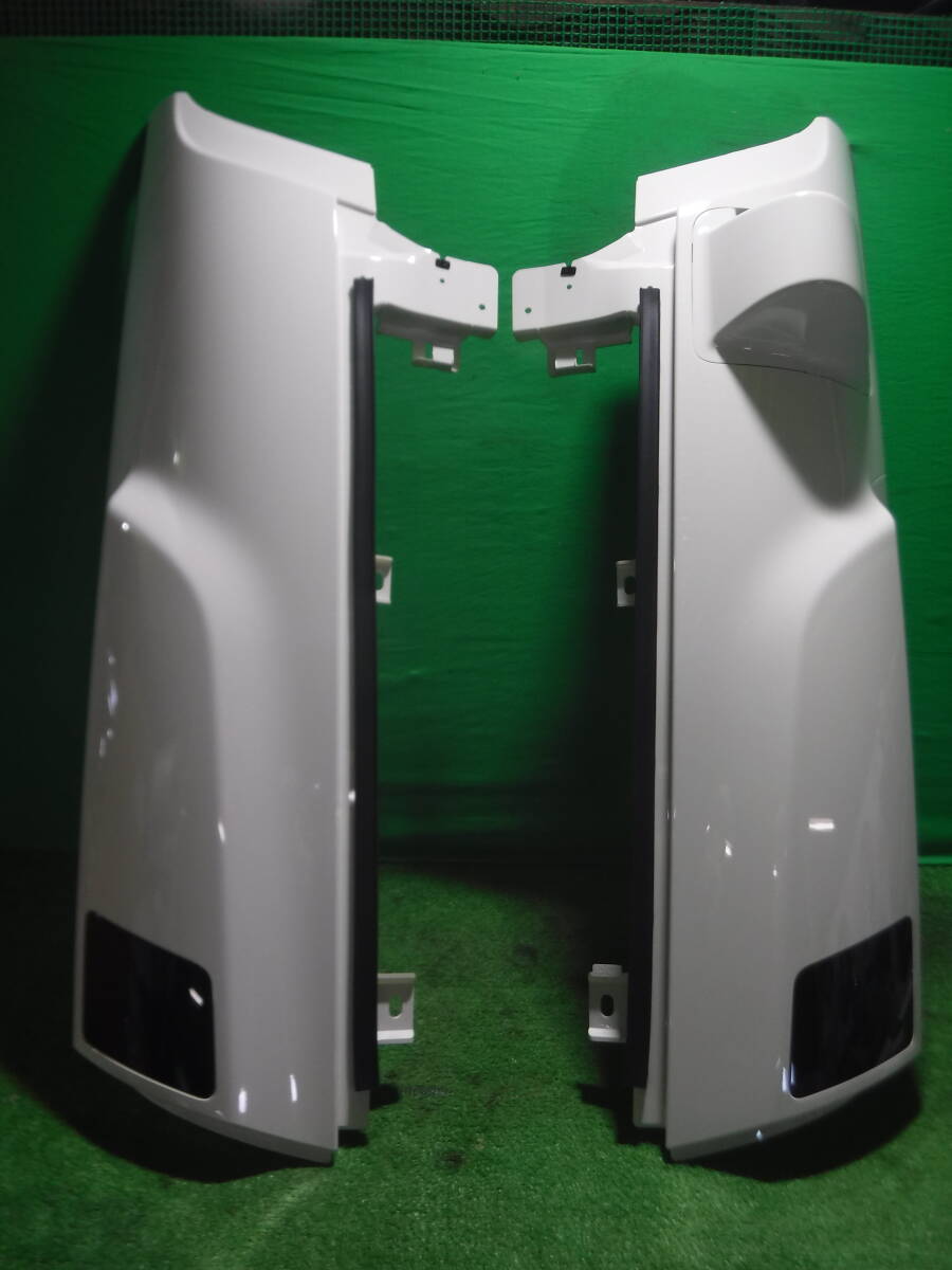 《個人宅発送不可》◆◆ いすゞ ギガ CYL77 純正 コーナーパネル 左右 白 ◆◆拍卖