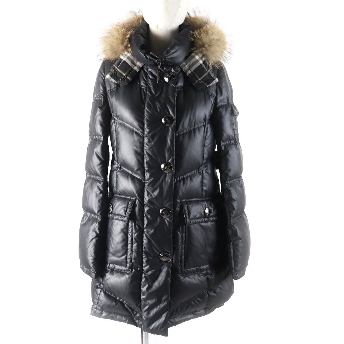 美品★BURBERRY BLUE LABEL バーバリーブルーレーベル FRF09-693-09 ラクーンファー・フード・ベルト付 裏地チェック柄 ダウンコート 40拍卖