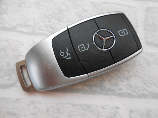 ☆送料無料/ベンツ/純正/CLAクラス/3ボタン/スマートキー/キーレス☆B2501-31拍卖