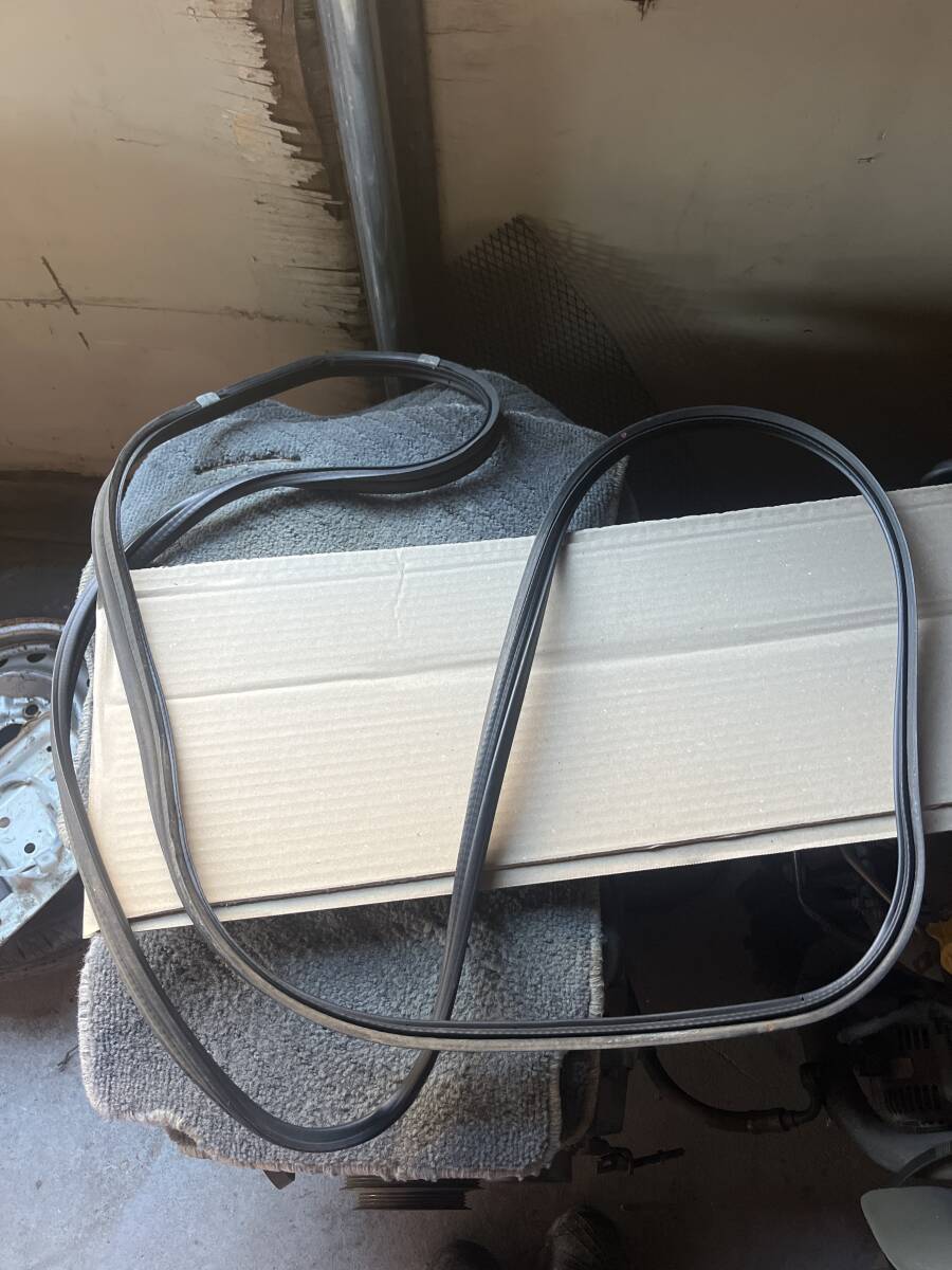 日産 スカイライン er34 GT-T 4ドア トランク ゴム モール ウェザーストリップ 拍卖