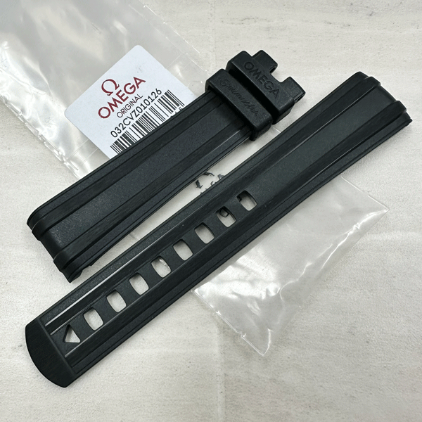 【未使用品】 OMEGA/オメガ 純正ストラップ/ベルト 黒ラバー 20mm-18mm 032CVZ010126拍卖