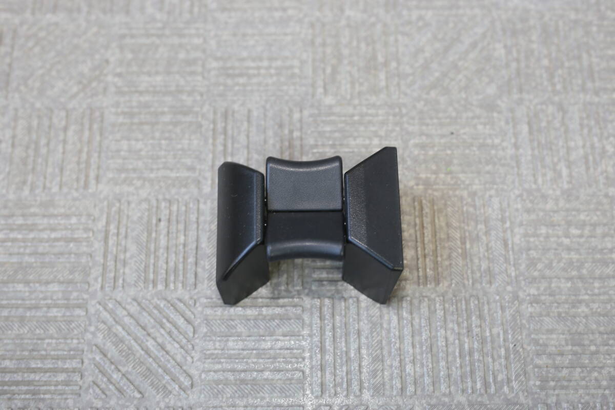 トヨタ 210系クラウン 純正 他車種にも コンソールボックスカップホルダ 55618-30040 GRS210 GRS211 GRS214 AWS211 AWS210 ARS210拍卖