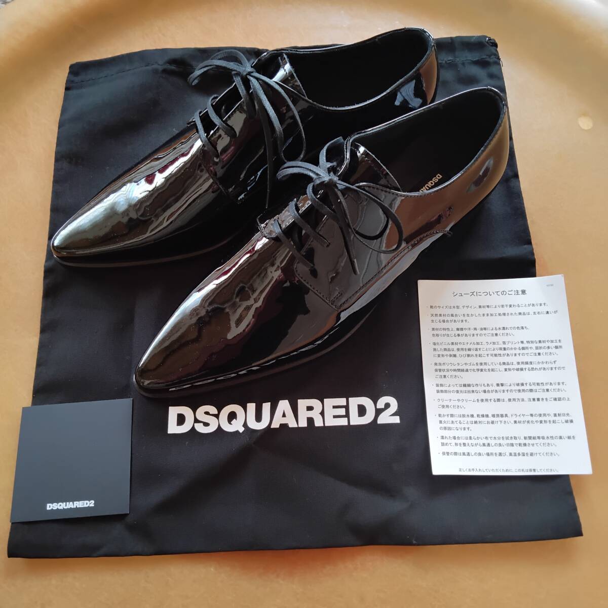 未使用 新品 DSQUARED2/レザーシューズ 【サイズ:40】 ブラックエナメル 保存袋 箱付き ディースクエアード拍卖