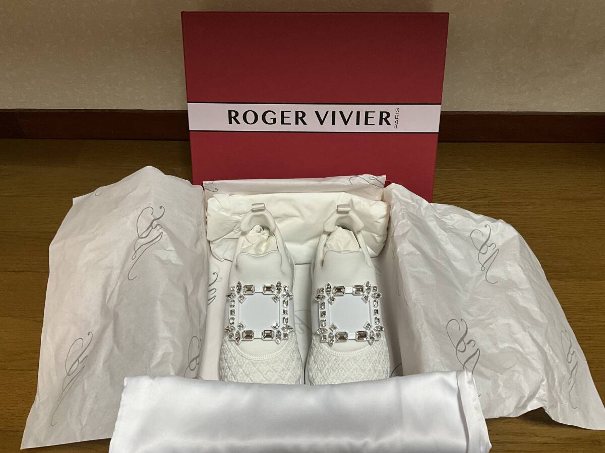 Roger Vivier ロジェヴィヴィエ ヴィヴ ラン ファブリックスニーカー 白 371/2拍卖