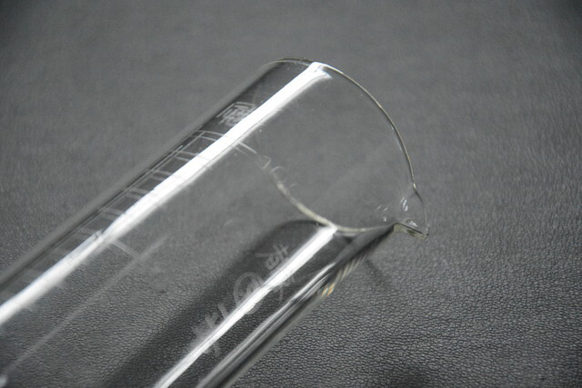 古いメスシリンダー 検索用語→A10内昭和レトロビーカー片口実験器具花器花瓶一輪挿しペン立てアンティークヴィンテージ古道具拍卖