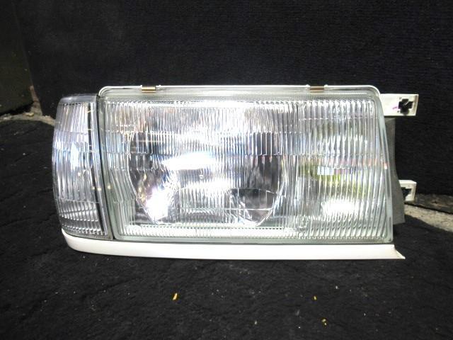 セドリック ABA-QJY31 右ヘッドランプASSY クラシックSV NA20PE 4CT 621 D 1462拍卖