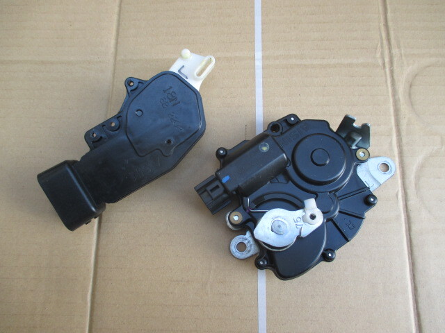 ZRR70 ヴォクシー 左 スライドドア リリース ドアロックアクチュエーター拍卖