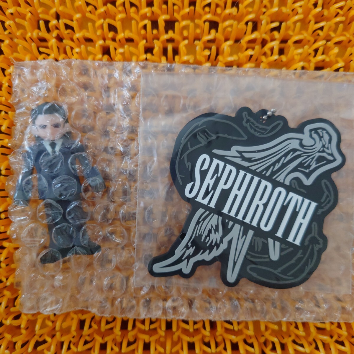 ファイナルファンタジー G賞 ミニフィギュア と F賞 ラバーキーホルダー セフィロス 宅急便60サイズ拍卖