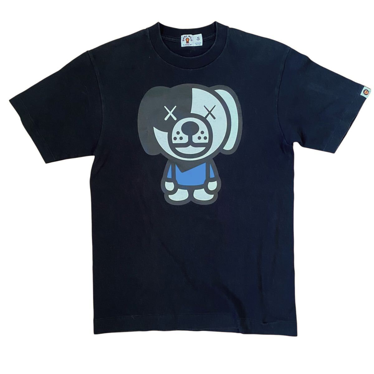 【KAWS × BAPE BABY MILO カウズ べイプ ベビーマイロ A BATHING APE ア ベイシング エイプ メンズ Sサイズ ブラック 黒 日本製 NIGO 】拍卖