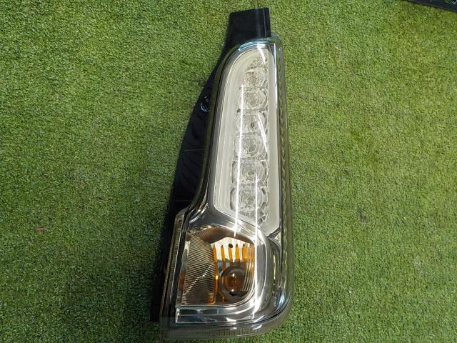 スペーシアカスタム MK42S 右外側テールランプ コンビランプ拍卖