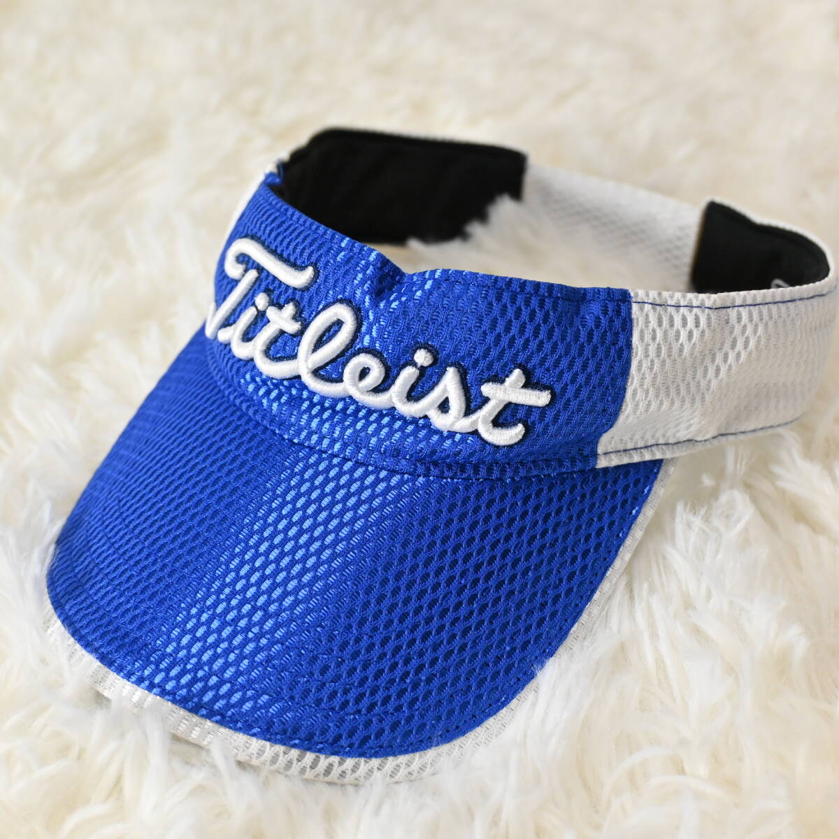 美品 タイトリスト 白青光沢 サンバイザー サイズ57-59拍卖