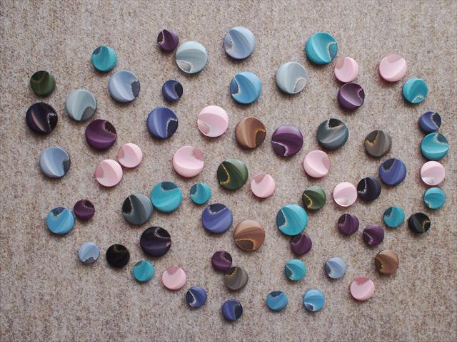 レトロビンテージ手芸雑貨*ラメの入った銀河系みたいなボタン・お買い得66個セット・Φ15~22㎜・☆パーツデコ素材リメイク拍卖