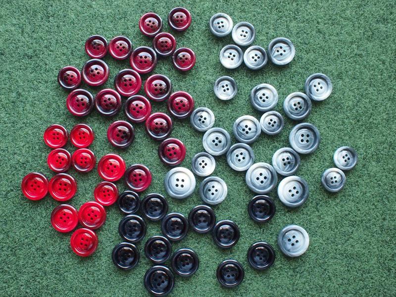 レトロビンテージ手芸雑貨・ボタン*濃淡4つ穴・67個セット・G☆ ハンドメイド装飾パーツ材料拍卖