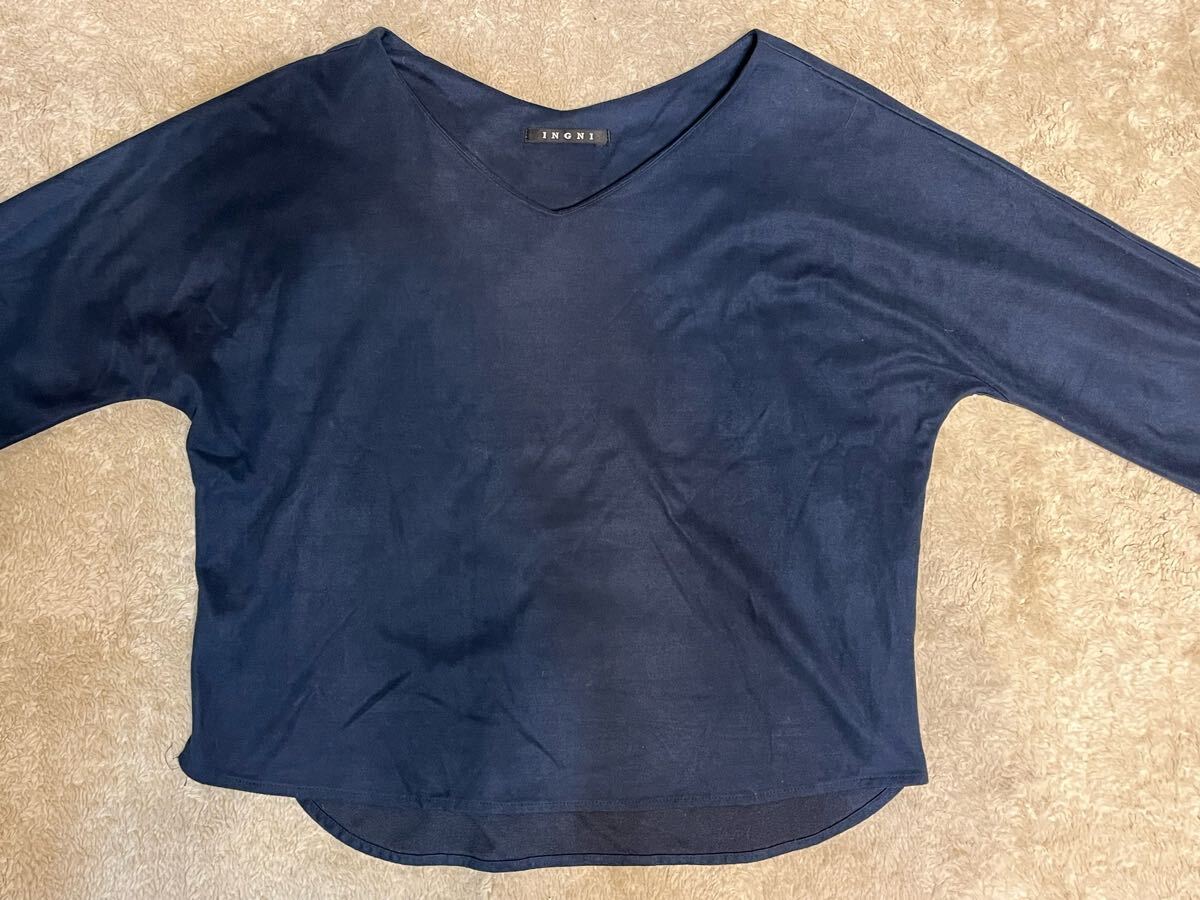 INGNI イング 長袖トップス フェイクスエード プルオーバーブラウス 紺無地 ネイビートップス かぶりブラウス拍卖