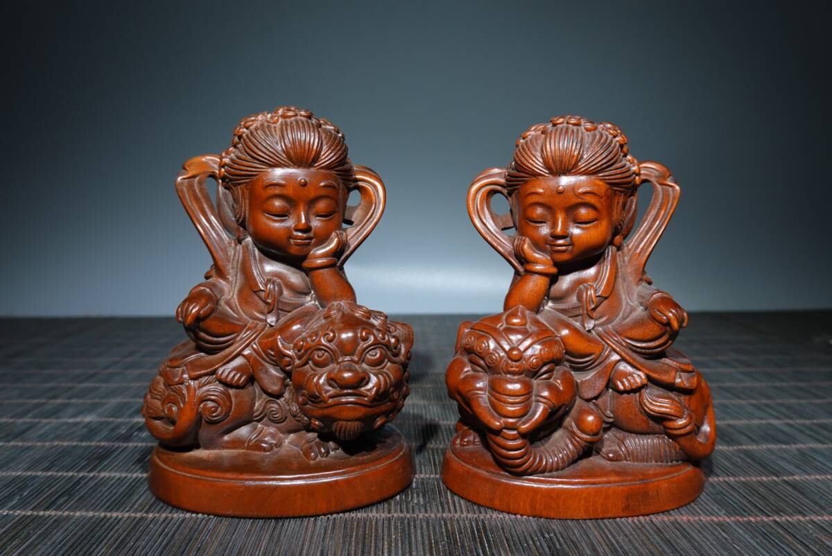 清時代 旧藏 珍品 黄楊木彫 文殊菩薩一対 仏 仏教古美術 置物 文案置物 極細工 古賞物 古美味 東洋彫刻 時代物 骨董 中国古美術拍卖