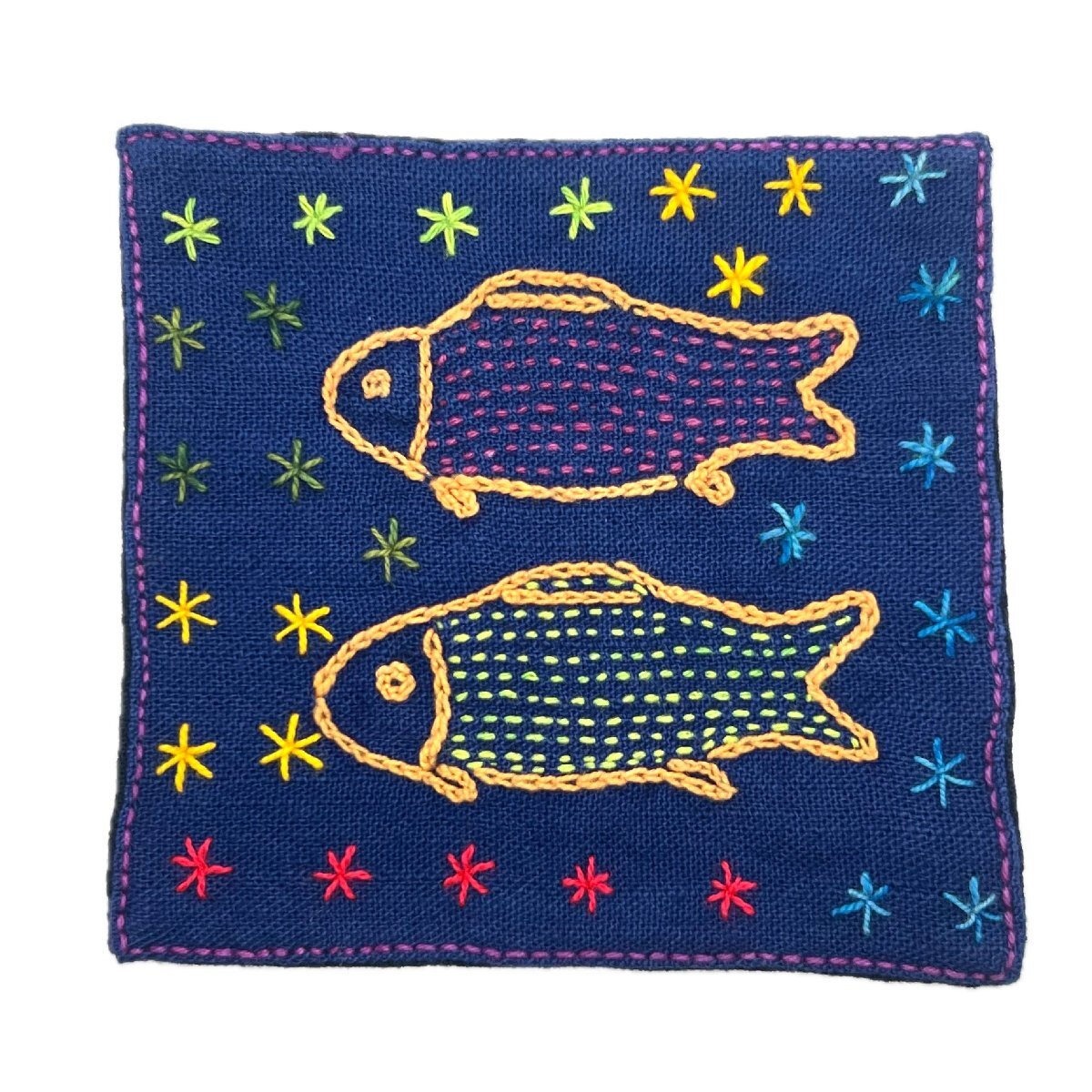 エスニックモチーフ刺繍 アジアン雑貨手芸材料 プリミティブアート ハンドメイドコースター ラオスレンテン族 動物 魚拍卖