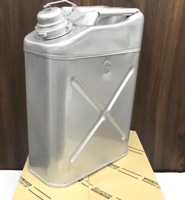 ■新品■トヨタ純正 40 50 60 70 80 100 ランドクルーザー ジェリ缶 燃料 ガソリン タンク ランクル拍卖