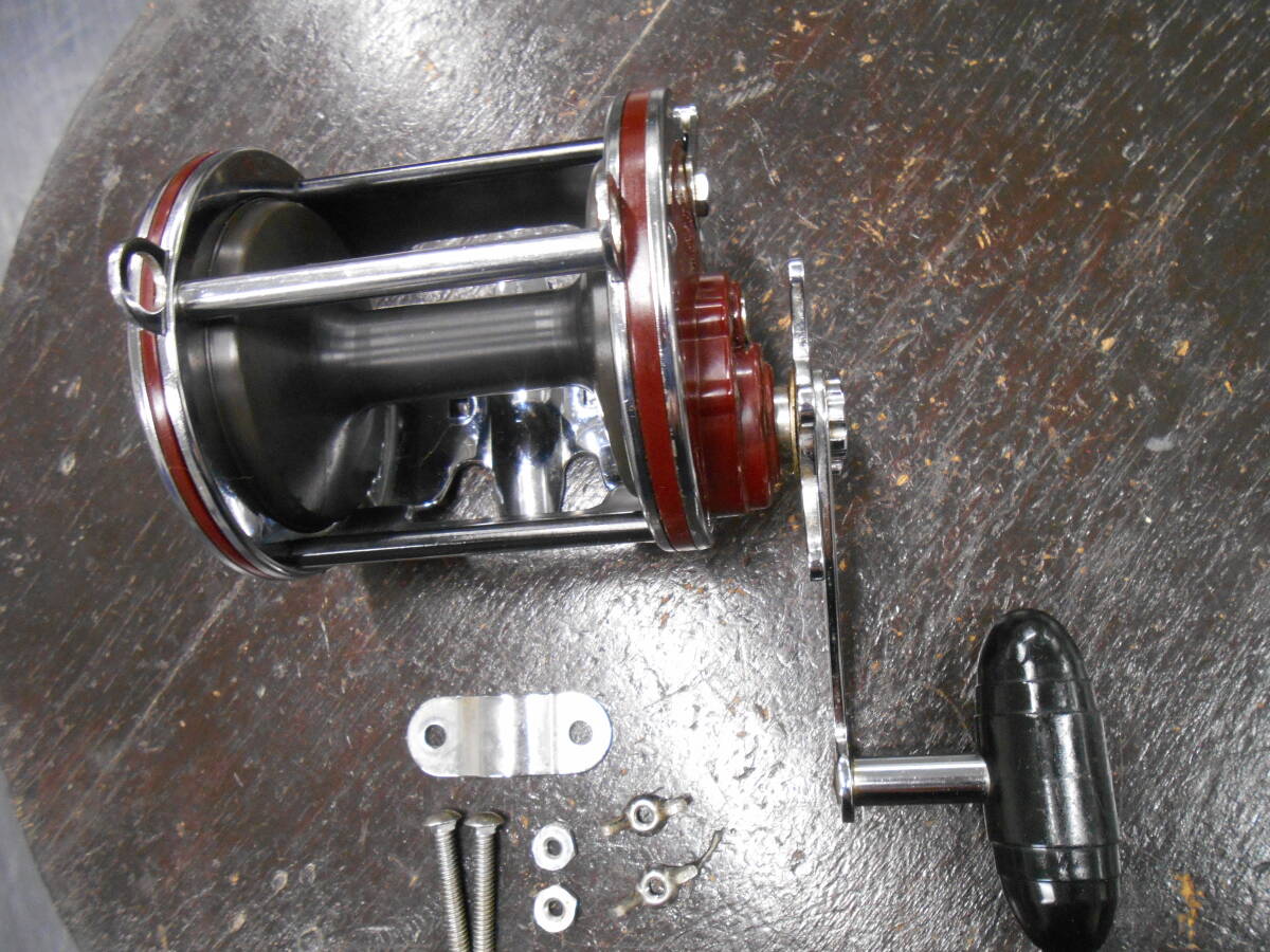 ペンリールジャパン名機 両軸リール スペシャルセネターⅡ 113HLW-4/0ワイドスプール 中古のお品です。石鯛、クチジロ、小クエに。No.2拍卖