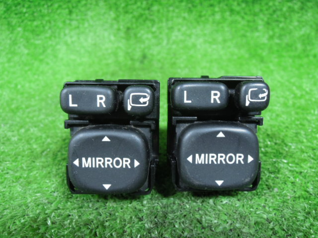 トヨタ アイシス ZGM15G 電動格納 ドアミラースイッチ 2個 セット 中古 183575 9ピン 16633拍卖