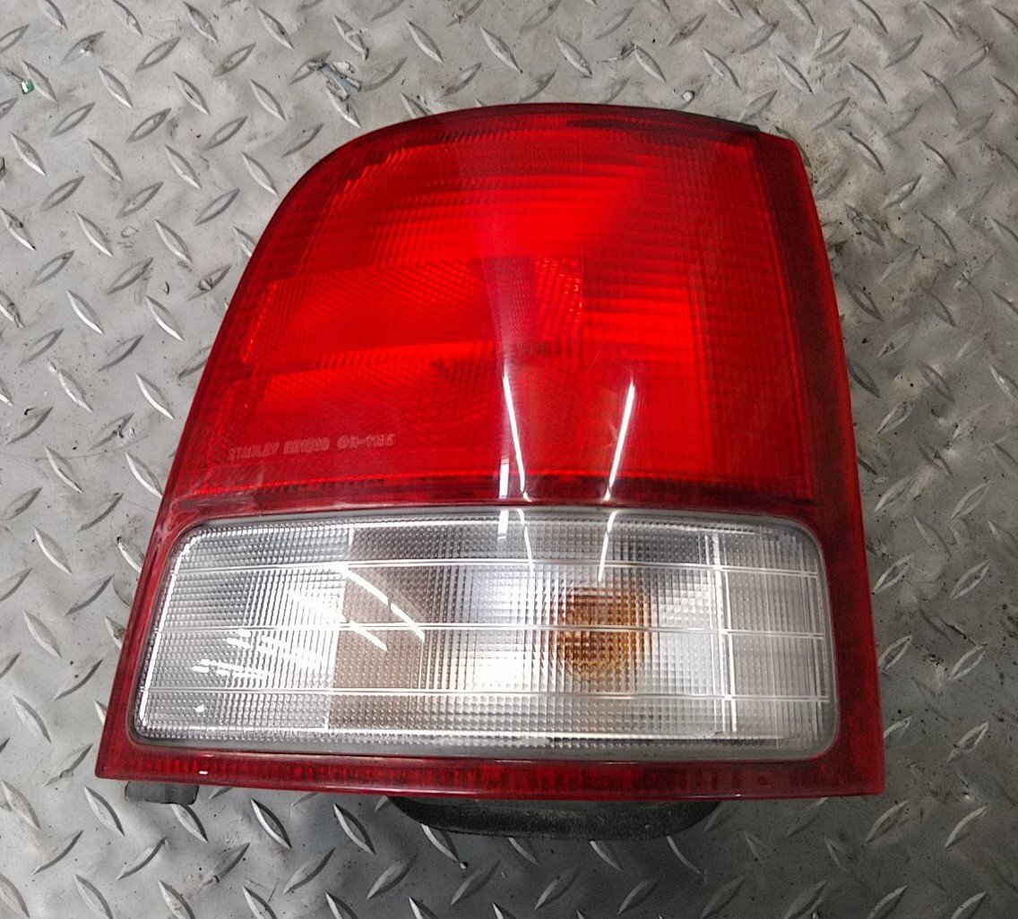 JA4 トゥデイ 純正 リア右テールランプ STANLEY 043-1299 ハロゲン 拍卖
