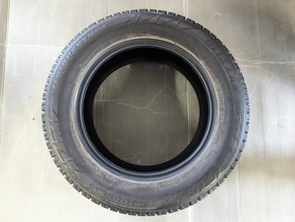 ブリヂストン BRIDGESTONE ブリザックREVO2 175/65R14 82Q スタッドレス 中古タイヤ スノータイヤ 1本 051425拍卖