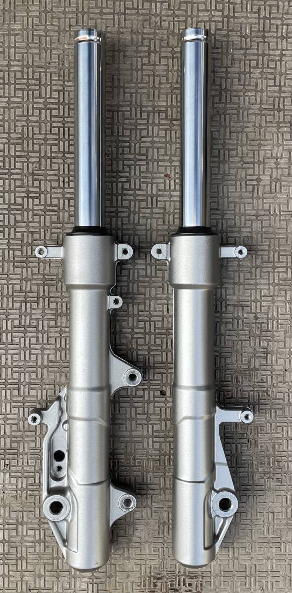 ADV160・純正フロントフォーク左右です!KF54モデル・未使用品純正です。拍卖