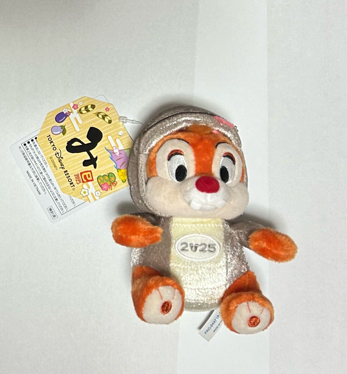新品タグ付 デールディズニーぬいぐるみバッジ干支巳年2025 TDS TDR 正月拍卖