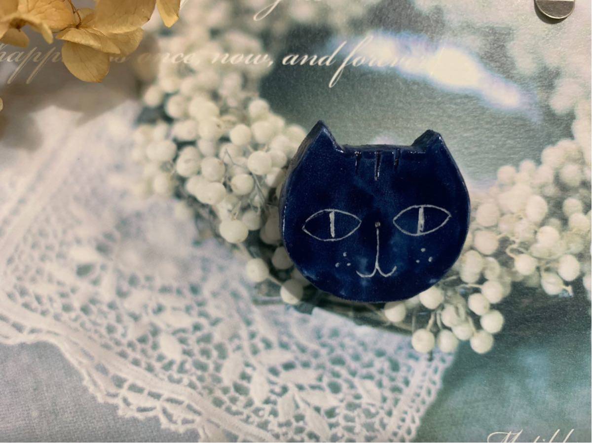 ブローチ 陶器風 石塑粘土 ハンドメイド 猫 ネコ ネイビー 北欧拍卖