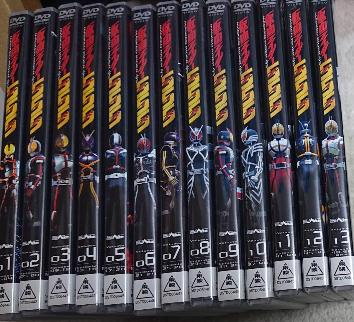 仮面ライダー555DVD全巻+特典カードフォルダ商品到着後2日以内に受け取り連絡できる方。拍卖