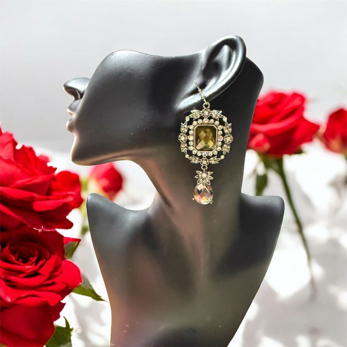 【ザラ】アンティーク調渋ラインストーンカラーピアス♪ZARA拍卖