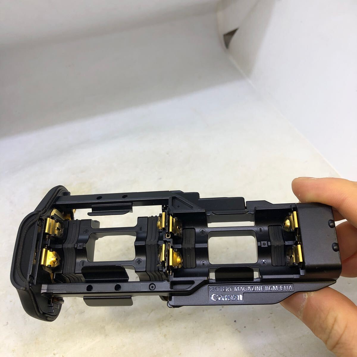 【 中古美品 】Canon BATTERY MAGAZINE BGM-E11A 単三バッテリーマガジン キヤノン 拍卖