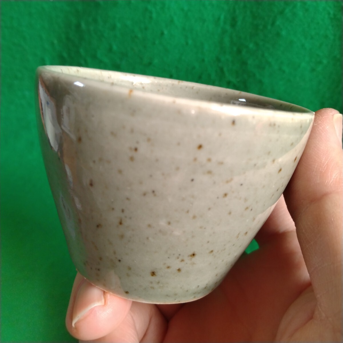 ①発掘品?窯傷多い・参考品●北大路魯山人?星岡窯印?青磁猪口★底にザラツキ・火膨れ・ひっつき・釉剥げ★星岡茶寮★実物はもっと濃い色拍卖