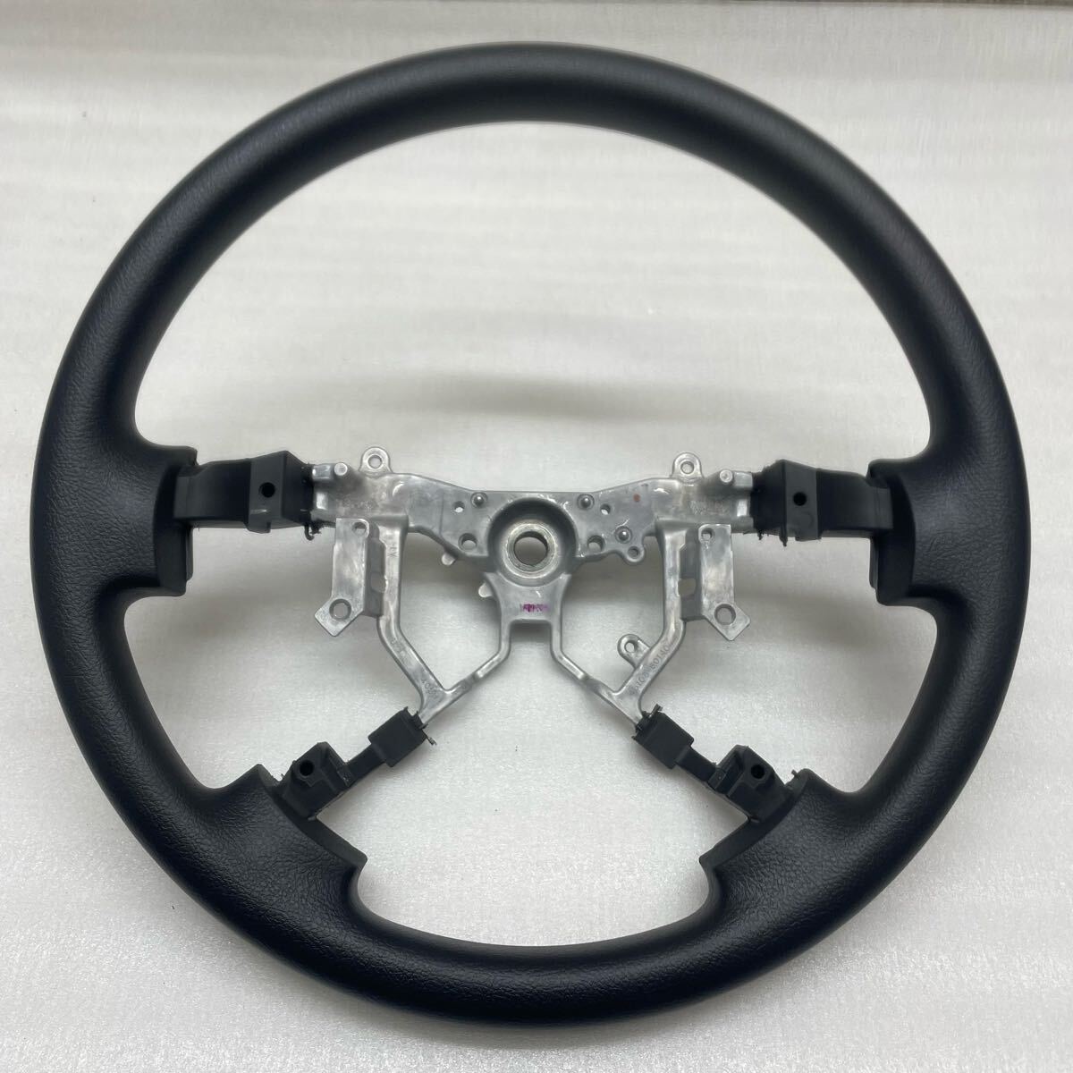 新車外し.超美品☆トヨタ.TOYOTA☆トヨタ純正☆ハイエース☆4〜8型☆レジアスエース☆純正ステアリング.ウレタンステアリング☆45105-60140拍卖